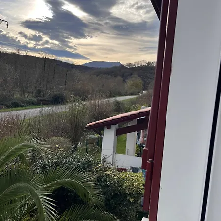 Maison Grande Terrasse, Jacuzzi, Jardin Au Calme Saint-Pée-sur-Nivelle